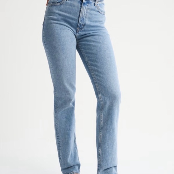 Abercrombie Ultra High Rise 90s Straight Jean - Picture 3 of 6